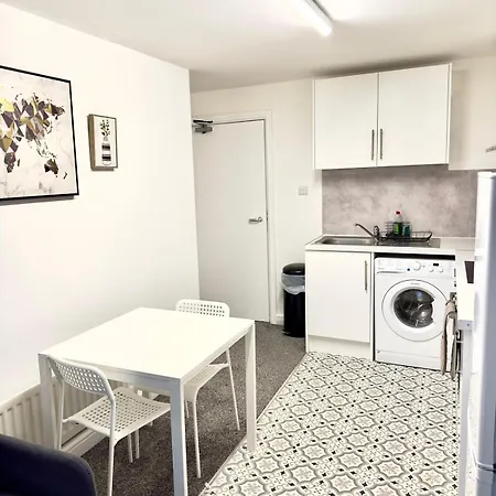 Two Bedroom Flat By Brookland Serviced Short Lets With Free Wifi Apartment