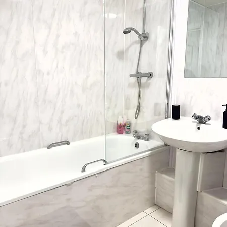 Two Bedroom Flat By Brookland Serviced Short Lets With Free Wifi