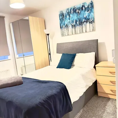 Apartment Two Bedroom Flat By Brookland Serviced Short Lets With Free Wifi *